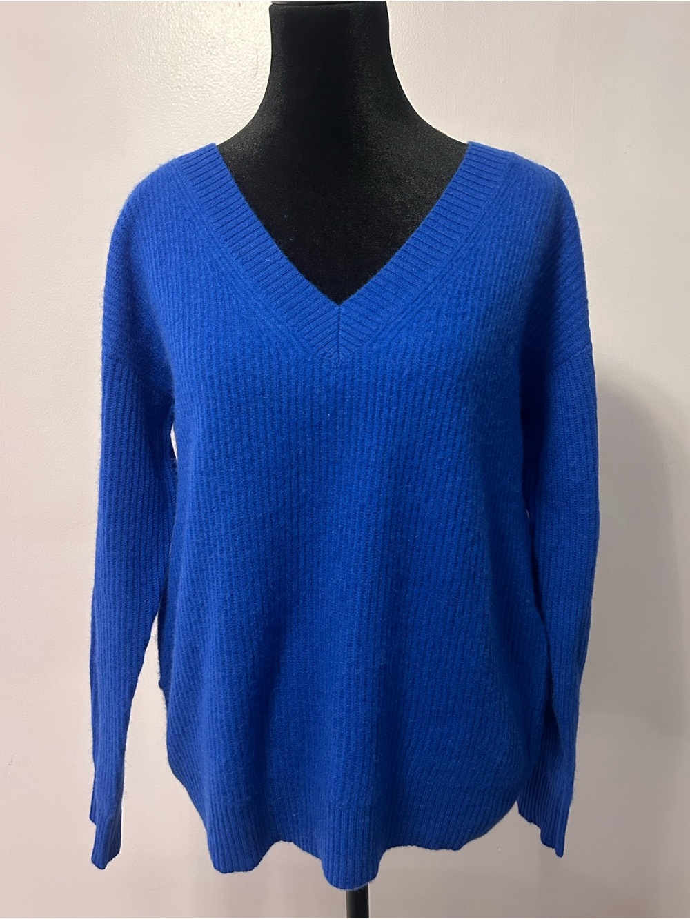 Charter Club Bright Marine Cashmere, M Shaker V-Neck Cozy Blue Sweater